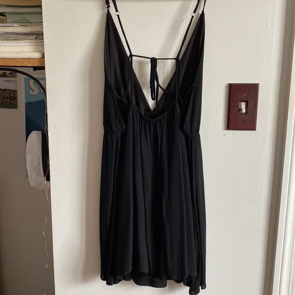 Black mini dress - Picture 3 of 5